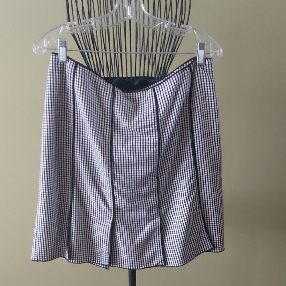 TRIBELLA, size 12 skirt, black and white